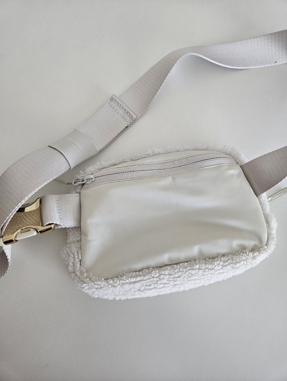 Lululemon | Everywhere Fleece Belt Bag 1L White Opal Gold Unisex Crossbody - Picture 5 of 6